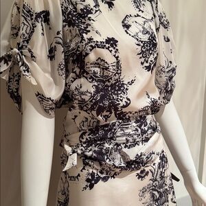 HANII Y. SILK WHITE WITH BLACK EUROPEAN PRINT MINI W/BOW DETAILS MADE IN KOREA 4